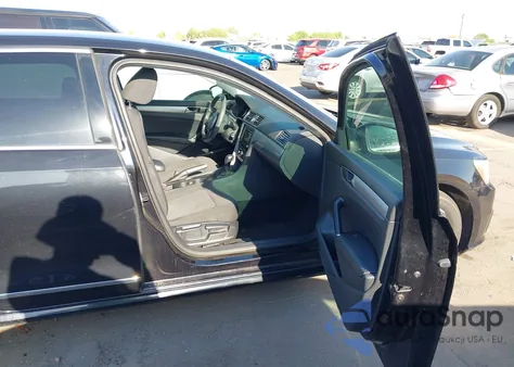 2017 Volkswagen Passat 1.8T S из США, поврежденный, VIN 1VWAT7A33HC085484